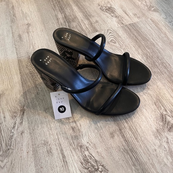 SALE ‼️ A New Day Black Two Strap Snakeskin Chunky Heel Sandals - Picture 3 of 7